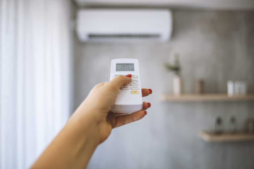 La télécommande pour commander la température du climatiseur